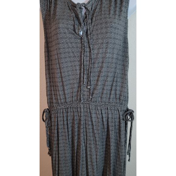 H&M Black White Geo Print A-Line Midi Dress Medium Sleeveless Hi Low Hem - Picture 3 of 6